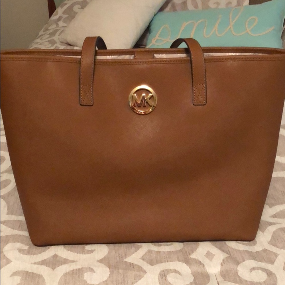Michael Kors Jet Set Tote
